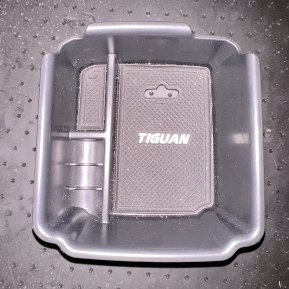 VW Tiguan Console Organizer in Black - Picture 1 of 1